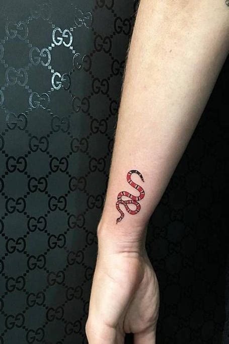 faux tatouage gucci - Gucci snake tattoo meaning.